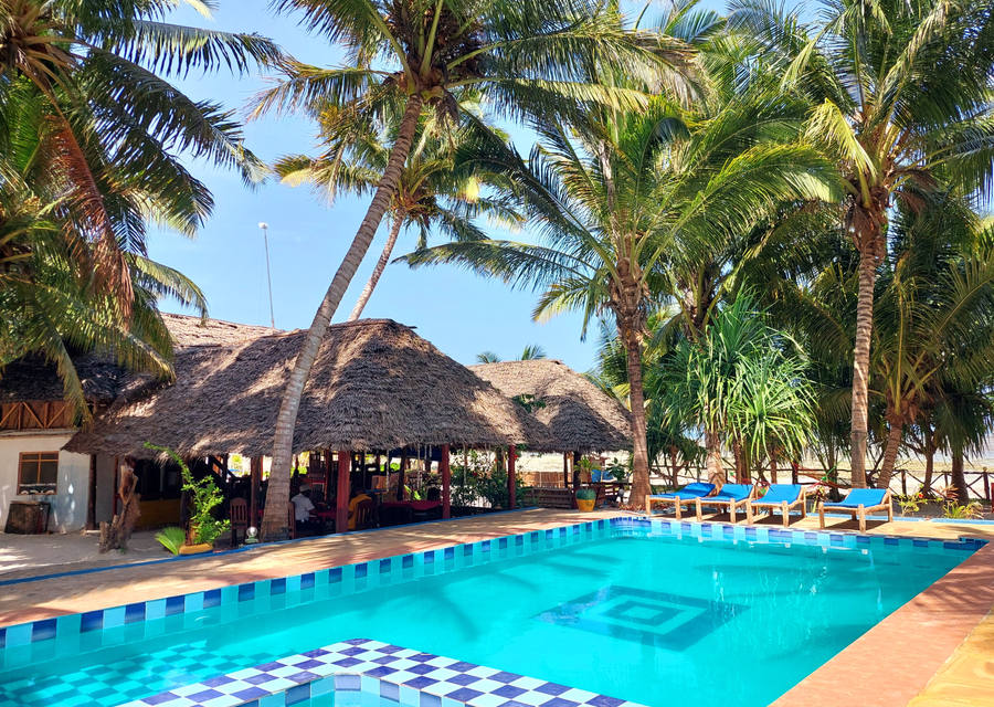 Pool and restaurant area